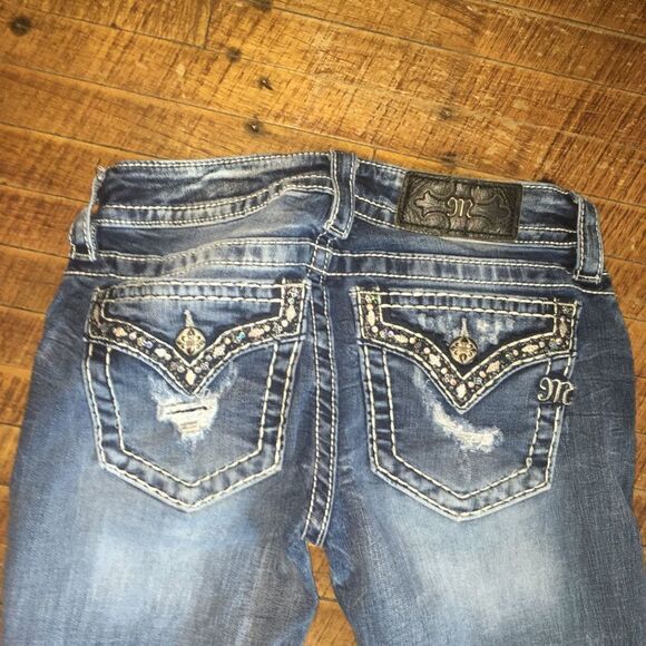 Miss Me fantasy border bling size 25 signature boot cut jeans